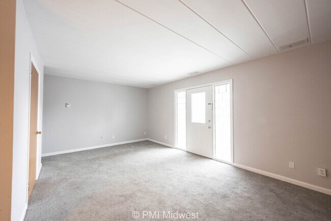 Photo - "Charming 1-Bedroom Retreat in Shelbyville – 690 Sq. Ft. of Cozy Living!" Unidad B6