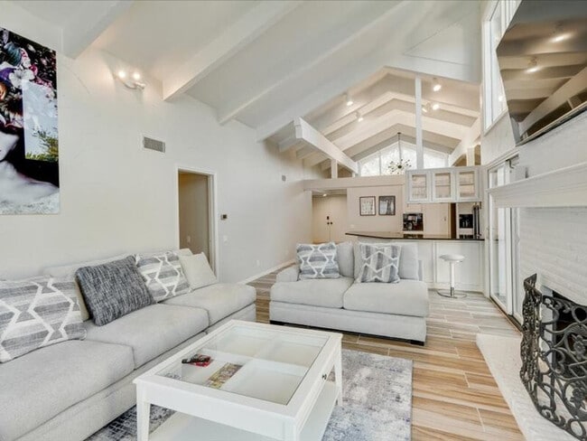 610 W Northgate Dr Unit SI ID1056405P