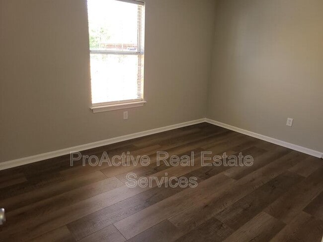 Photo - 216 Diamond Ave