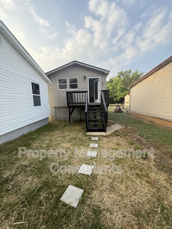 Building Photo - 789 Little Cove Rd