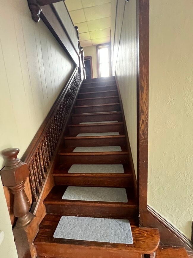 118 E Chemung Pl Unit B