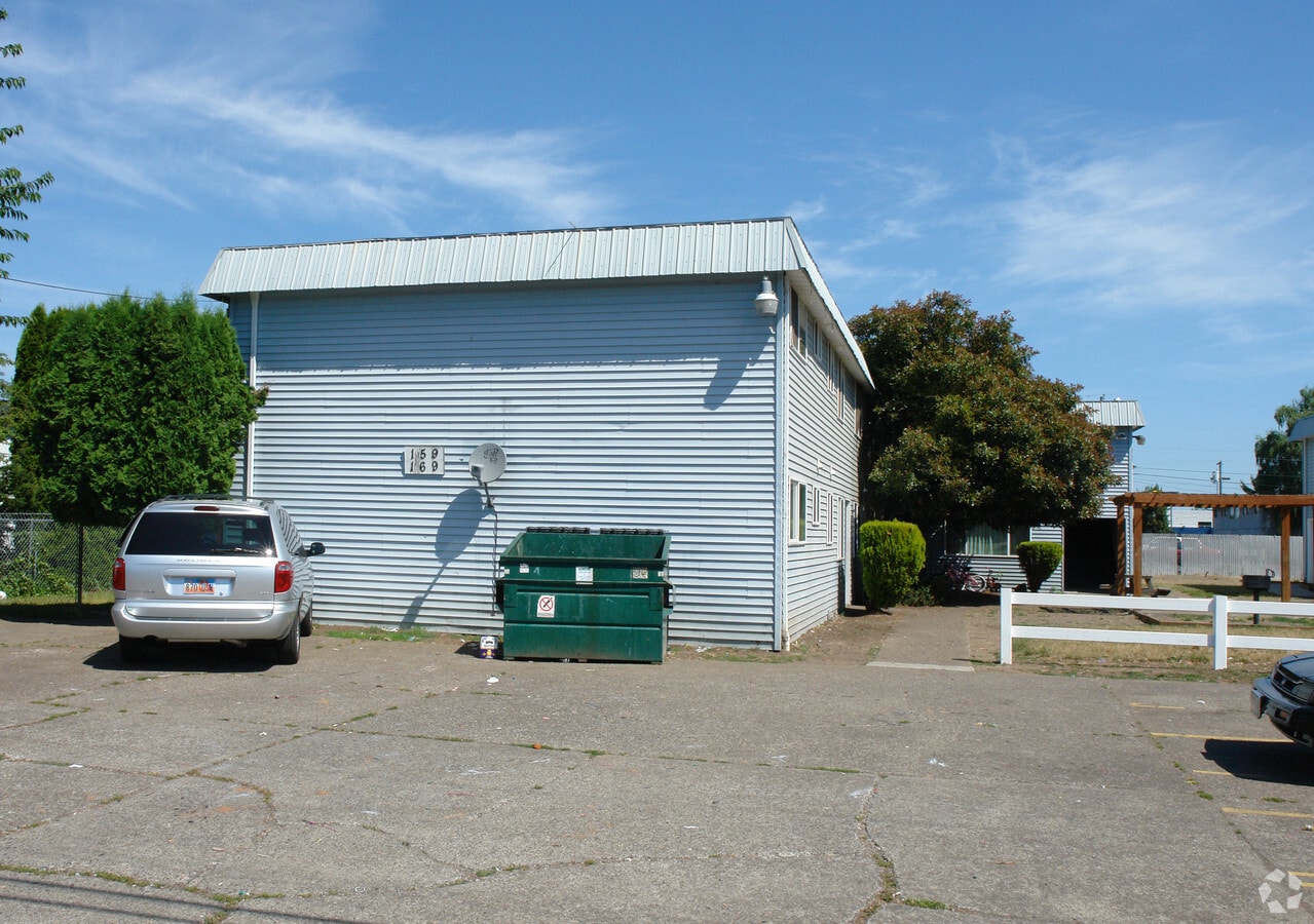 Apple Blossom Apartments - Apple Blossom Apartments