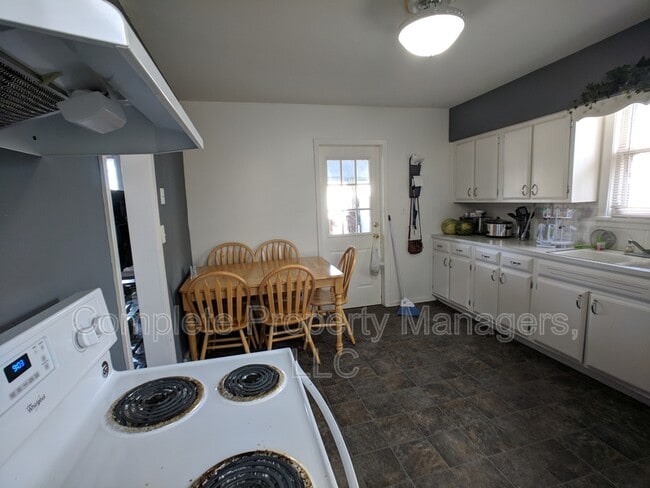 Photo - 213 E Main St