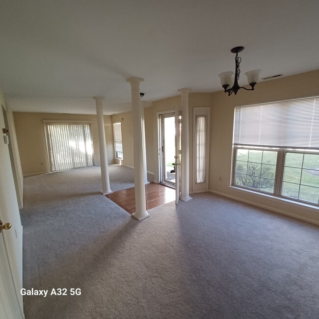 Photo - 113 Glennbrook Ct