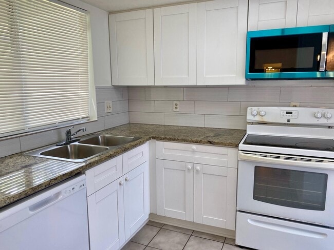 Photo - 16310 Setter Ct