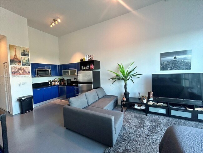 Photo - 253 NE 2nd St