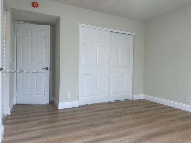 Photo - 1463 Lake Crystal Dr Unit D