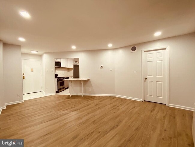 Photo - 5340 Holmes Run Pkwy Unidad 1003