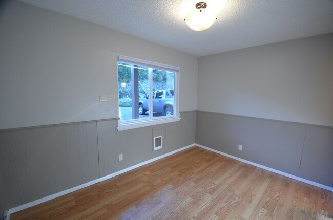 Photo - Unfurnished, 10 minutes from Downtown Breck!  In Unit Washer and Dryer!