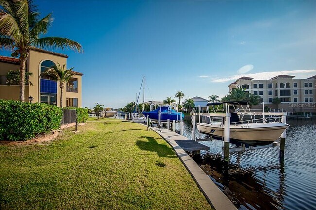 Building Photo - 3334 Purple Martin Dr Unit 211 Rental