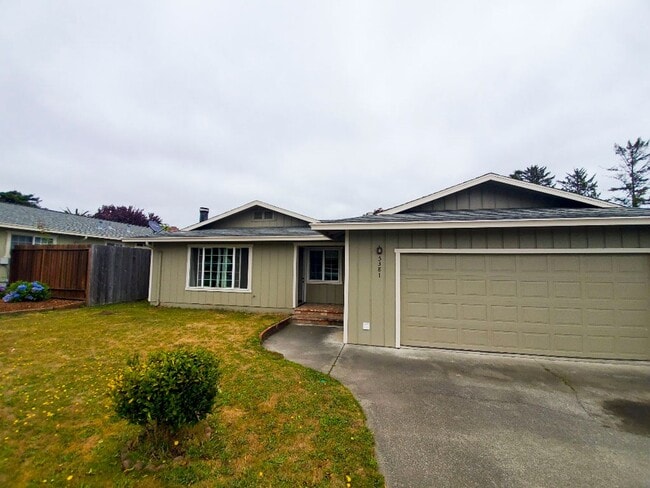 Photo - Pet-friendly home with a great yard and large deck!