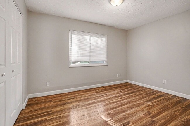 Photo - SUMMER MOVE IN SPECIAL- $300 off your move-in before July - $1075- 2 Bedroom Townhome off Westnedge Unit 3