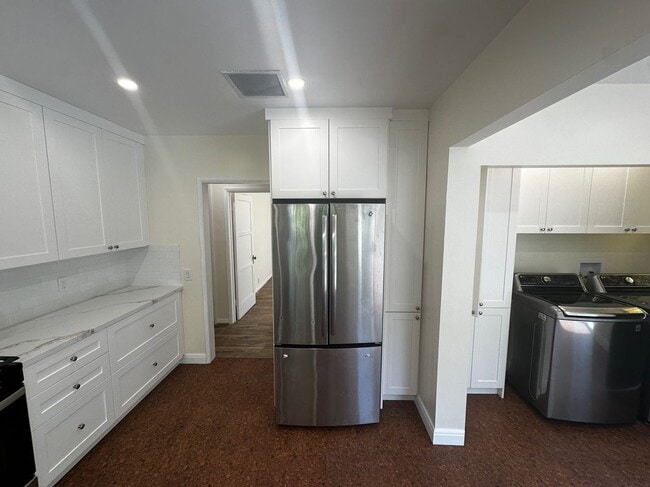 Photo - 2151 N Altadena Dr