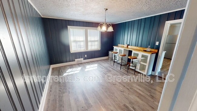 Photo - 111 Collins Ave