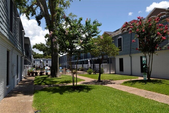 Photo - 1901 S Voss Rd Unidad 9