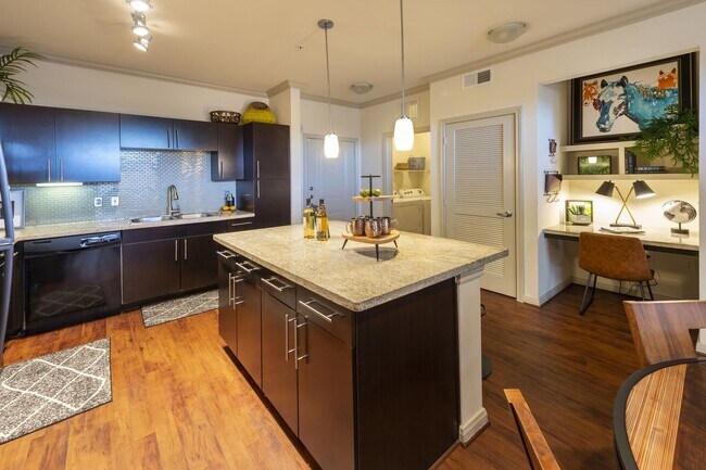 Building Photo - 8877 Lakes at 610 Dr Unit 220 Rental