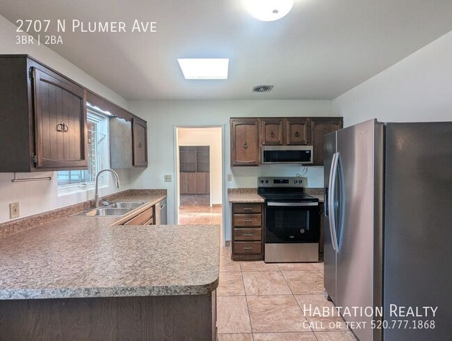 Photo - 2707 N Plumer Ave
