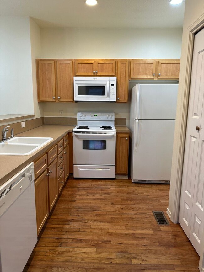 Photo - BEAUTIFUL 3 BEDROOM 2 1/2 BATH HOME IN ST. JOHN'S ACROSS FROM MCKENNA PARK JUST BLOCKS TO UNIVERS...