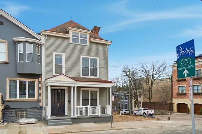 Building Photo - 1220 Louden St Unit 1220 Louden #3