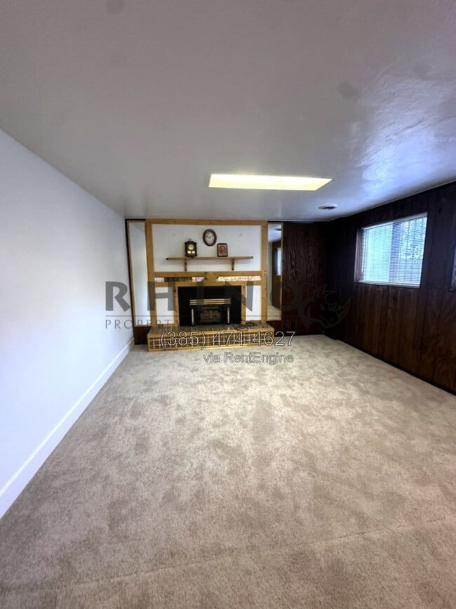 Building Photo - 825 W Arapahoe Ave Unit B
