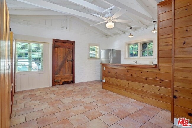 21652 Encina Rd