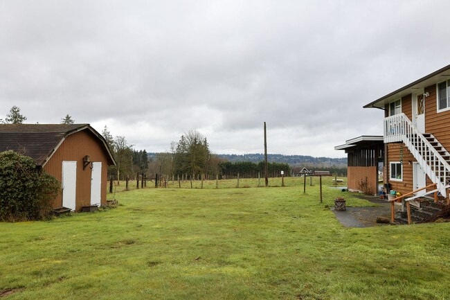 Photo - Cozy Country living just outside the City