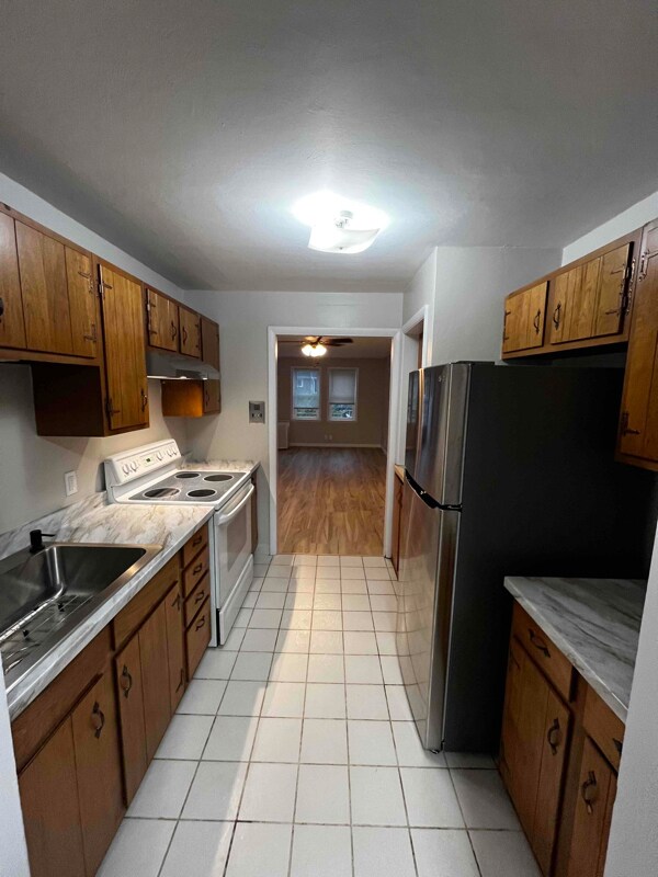 Photo - 5098 Main St Unidad E