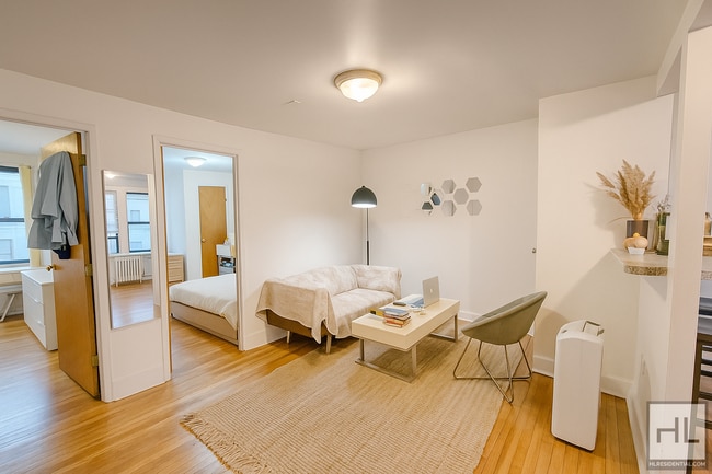 Building Photo - 32 STREET