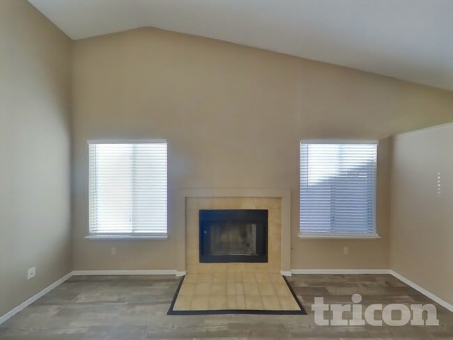 Photo - 733 Reagan Dr