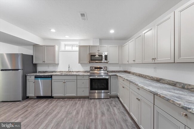 Photo - 217 Bridgewater Dr
