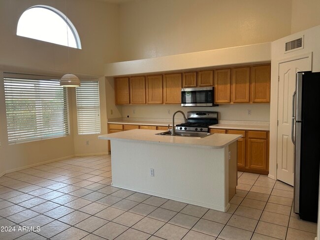 Photo - 1161 W Courtney Ln