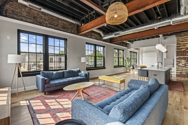 Renovated Highland Loft sleeps 4! - Renovated Highland Loft sleeps 4!