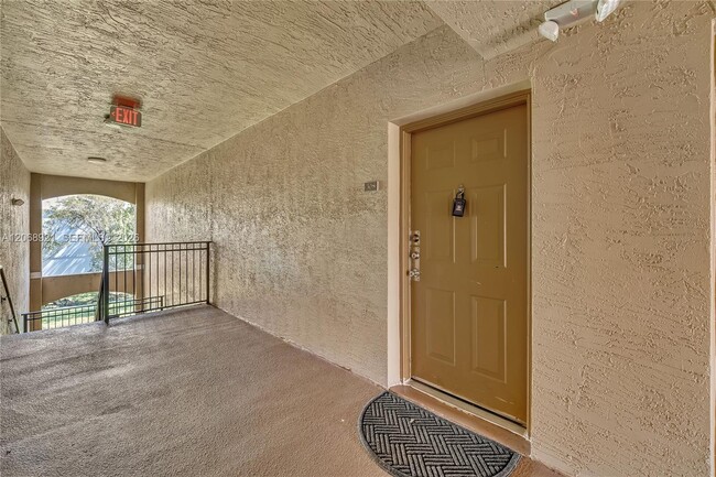 Photo - 11601 SW 2nd St Unidad 21308