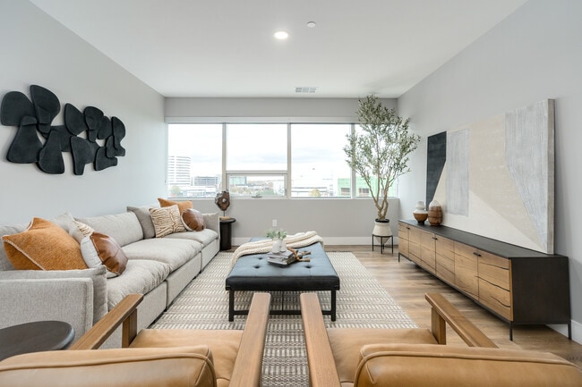 Photo - Lindsey Living