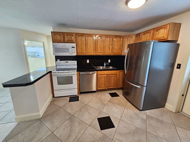 Photo - 220 NE 26th St