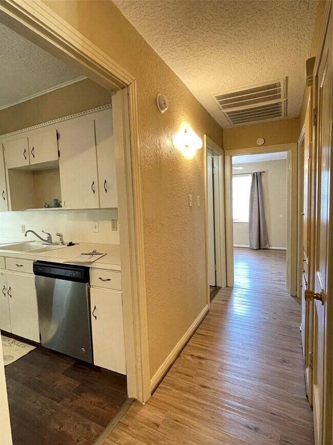 Photo - 317 Evans St