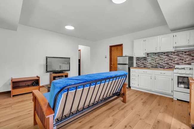 9 Bronxville Ln