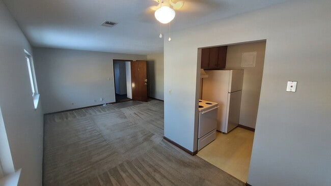 Photo - 5725 Leavenworth Rd