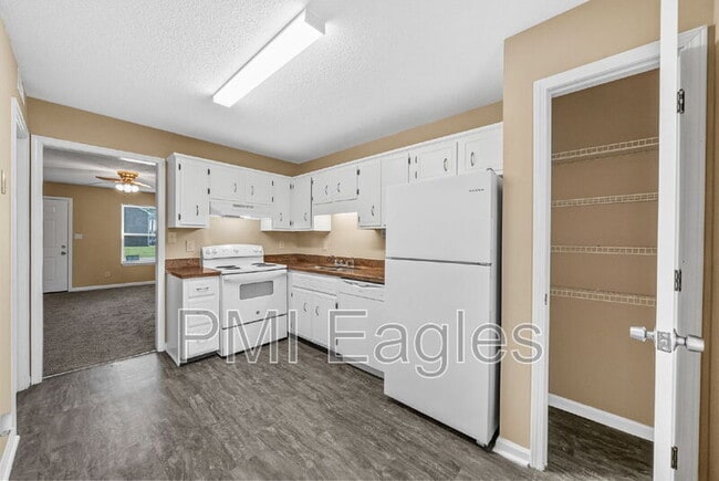 Photo - 3284 Tower Dr Unit F