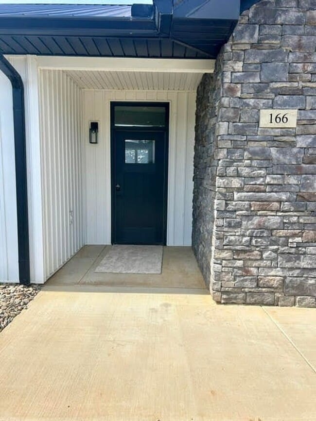 Photo - 166 Lakeshore Bay Dr