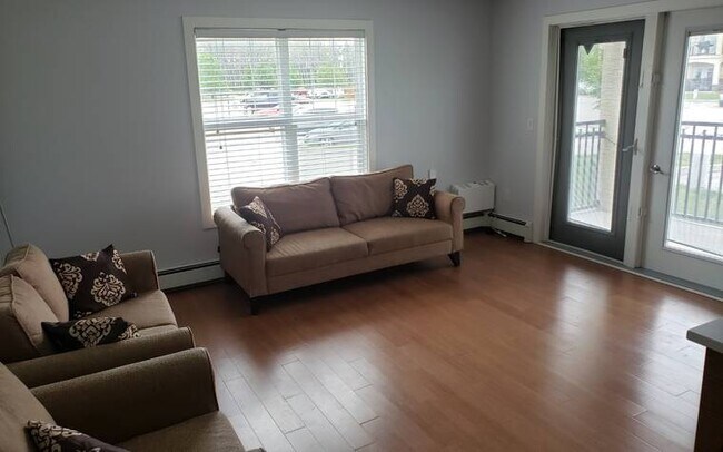 Photo - 415-3415 Hunter Rd