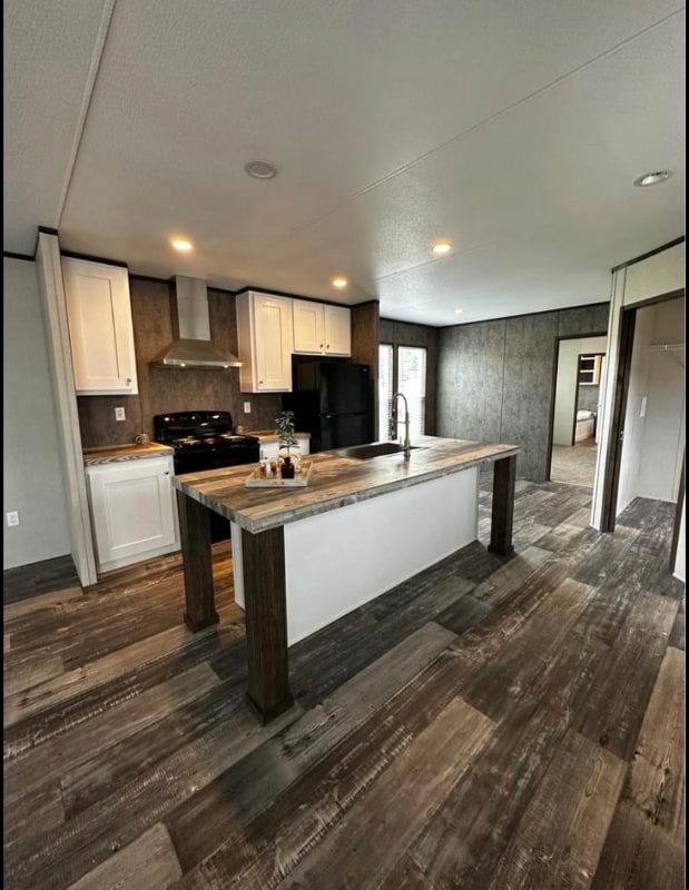 Photo - 5705 Hicks Ln