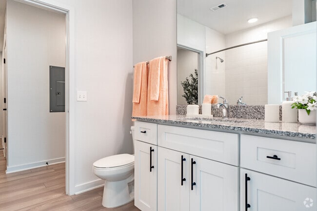 B3 - 2BR, 2BA - 1,144SF - Secondary Bathroom