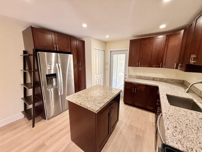 Photo - 1941 NE 51st Ct Unit B