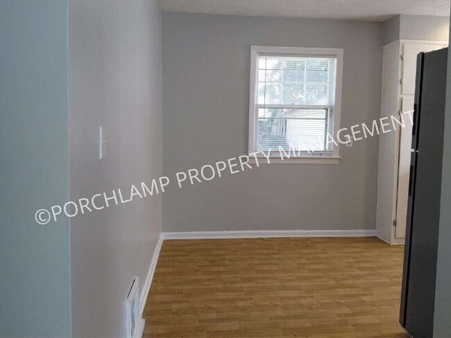 Photo - 1524 Edward Ave SE