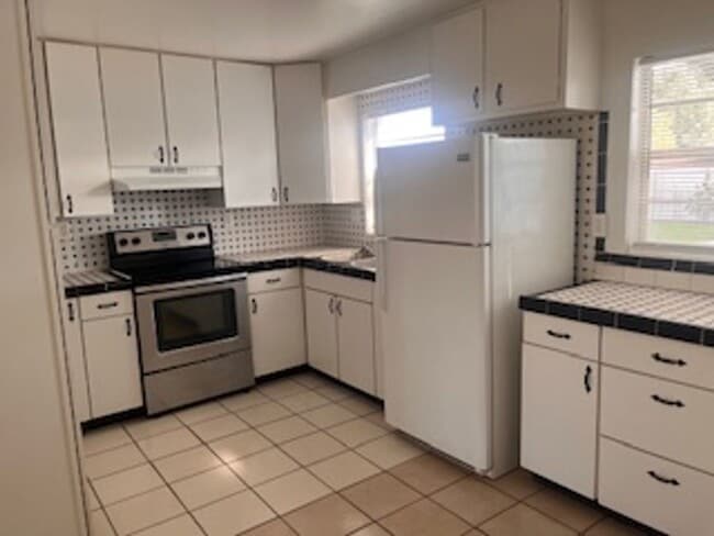 Photo - 1905 E Linda St