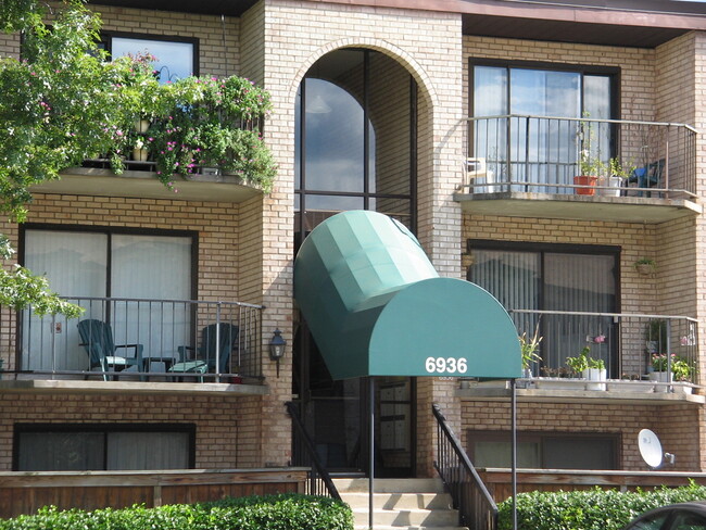 Building Photo - Rental, 1bed/1bath unit available in Green...
