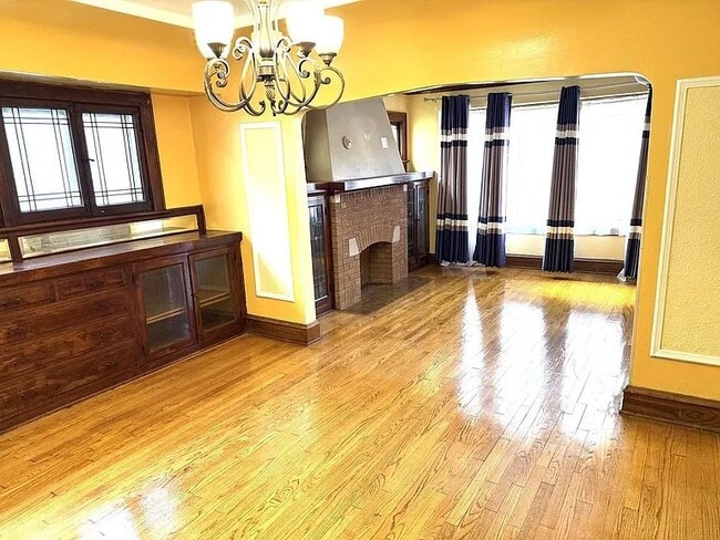 Photo - 3006 N Buffum St