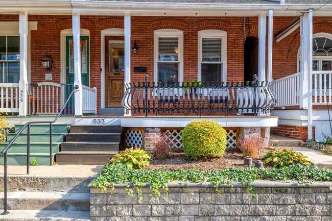 Photo - 537 N Mary St