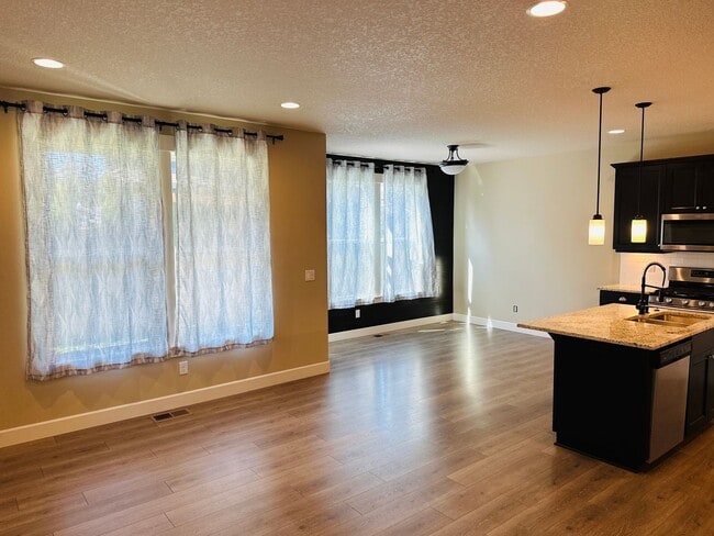 Photo - Beautiful Ridgefield Home